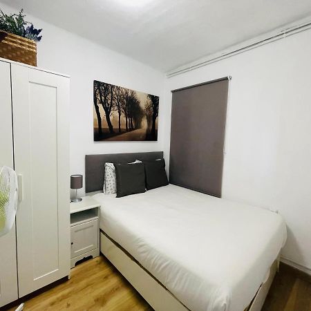 Beach Apartment Barca 6 サン・アドリア・デ・ベソス エクステリア 写真
