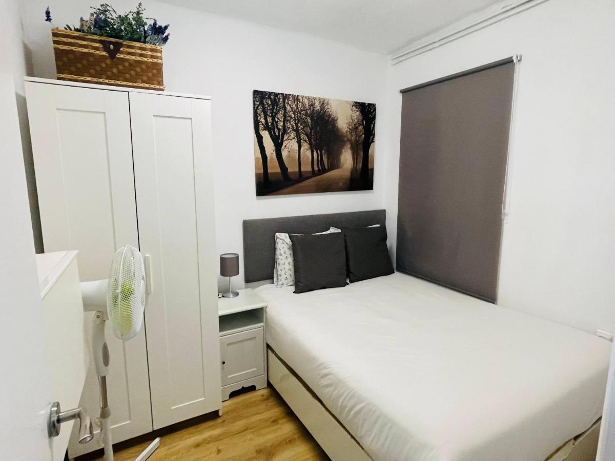 Beach Apartment Barca 6 サン・アドリア・デ・ベソス エクステリア 写真