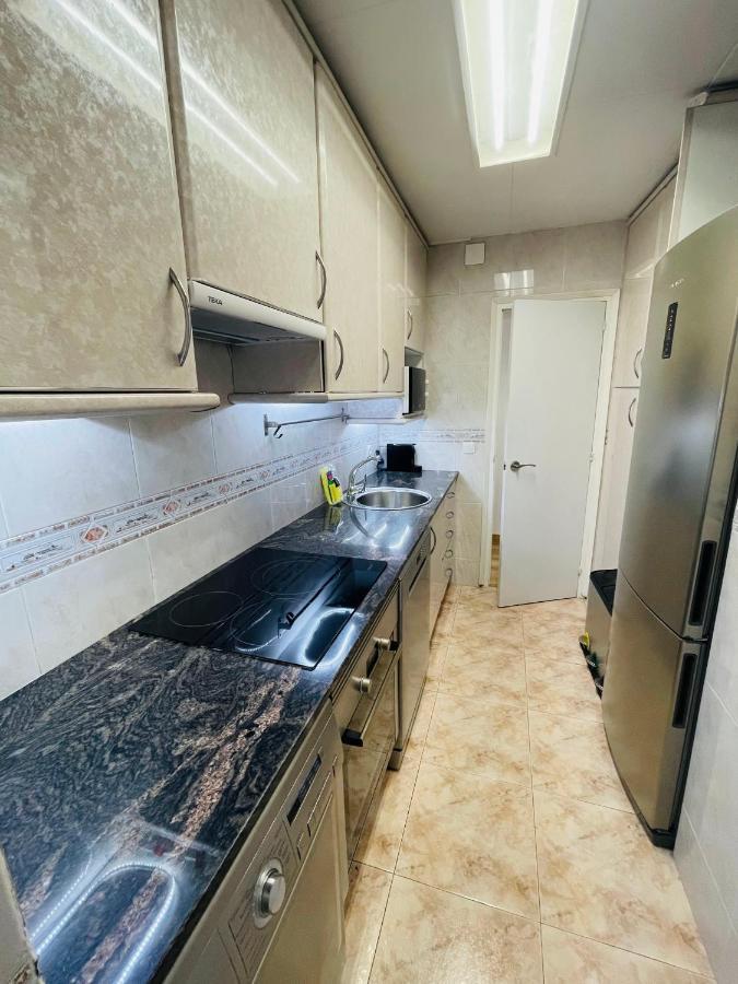 Beach Apartment Barca 6 サン・アドリア・デ・ベソス エクステリア 写真