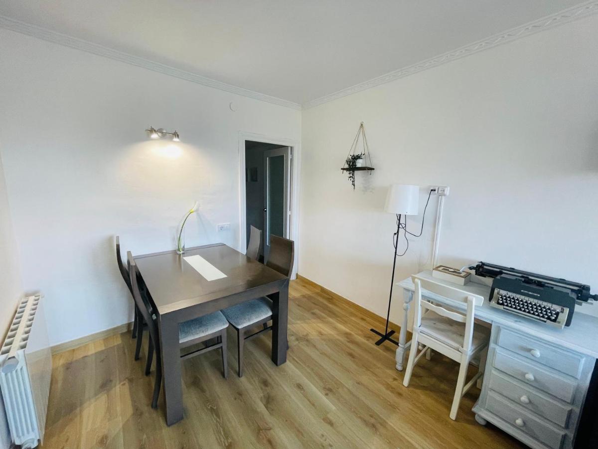 Beach Apartment Barca 6 サン・アドリア・デ・ベソス エクステリア 写真